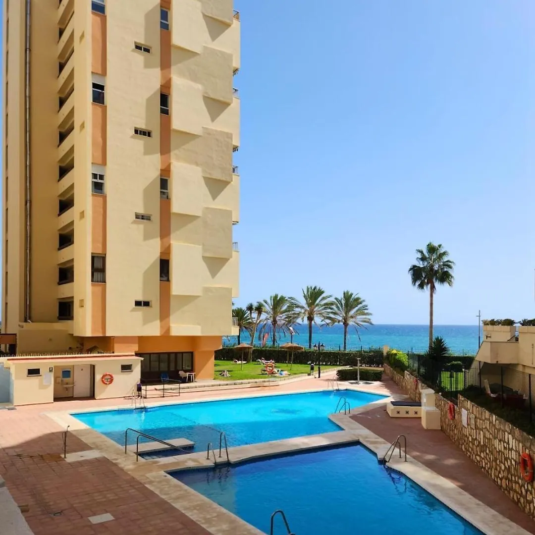 Sea View 2Br Beachfront & Cozy Balcony Marbella