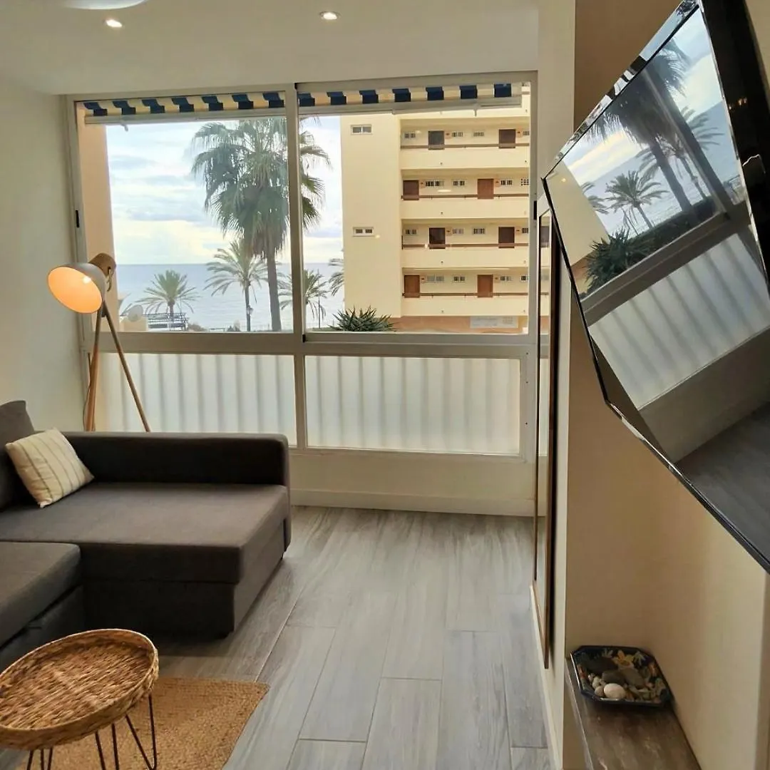 Sea View 2Br Beachfront & Cozy Balcony Marbella Appartement